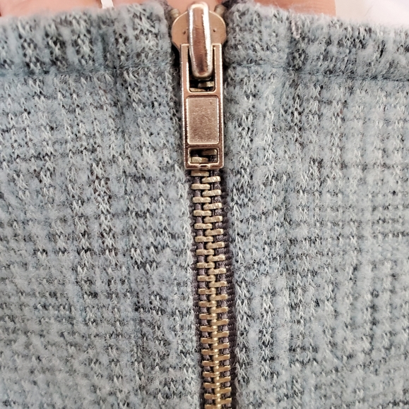 W5 Quarter Sleeve Sweater Knit Zip Back Top - Picture 8 of 9